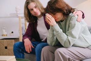 Read more about the article Breaking the Cycle: How Emotionally Focused Therapy Can Help Couples Overcome Negative Patterns